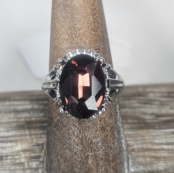 Brown Amber Rhinestone Silver Tone Ring Sz 7 NWT - Picture 1 of 3